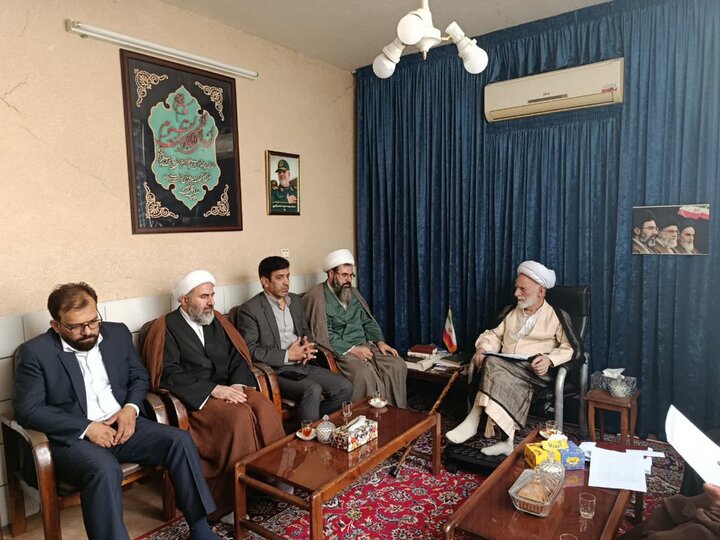 تصاویر/نشست مشترک حوزه علمیه و آموزش‌وپرورش استان مرکزی با نماینده ولی‌فقیه در استان