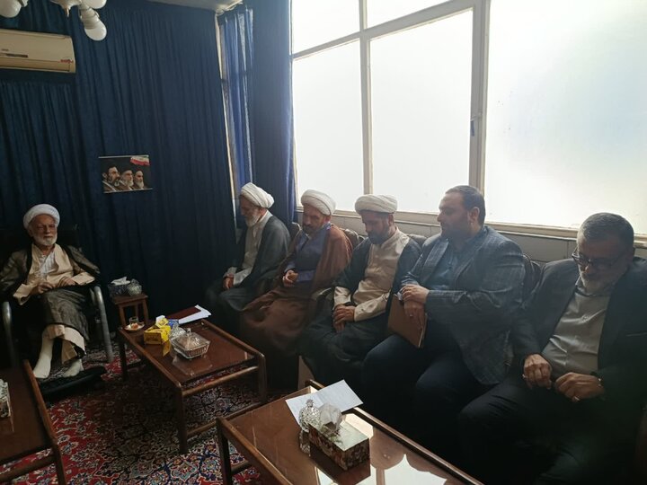 تصاویر/نشست مشترک حوزه علمیه و آموزش‌وپرورش استان مرکزی با نماینده ولی‌فقیه در استان