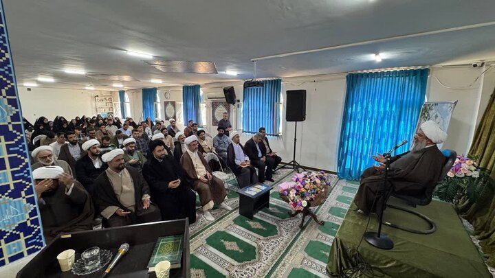 تصاویر/  مراسم آغاز سال تحصیلی جدید مدارس علمیه ساوجبلاغ