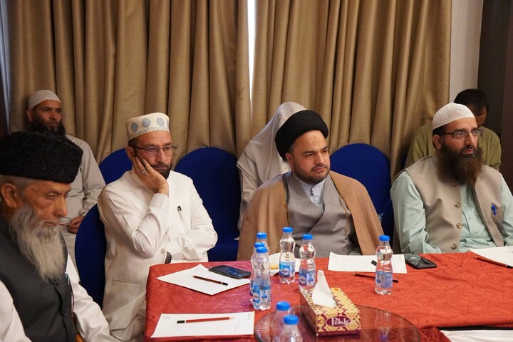 سرینگر میں متحدہ مجلسِ علماء کا اجلاس؛ علماء و مشائخ کا سماجی اصلاح اور اتحادِ اُمت پر زور