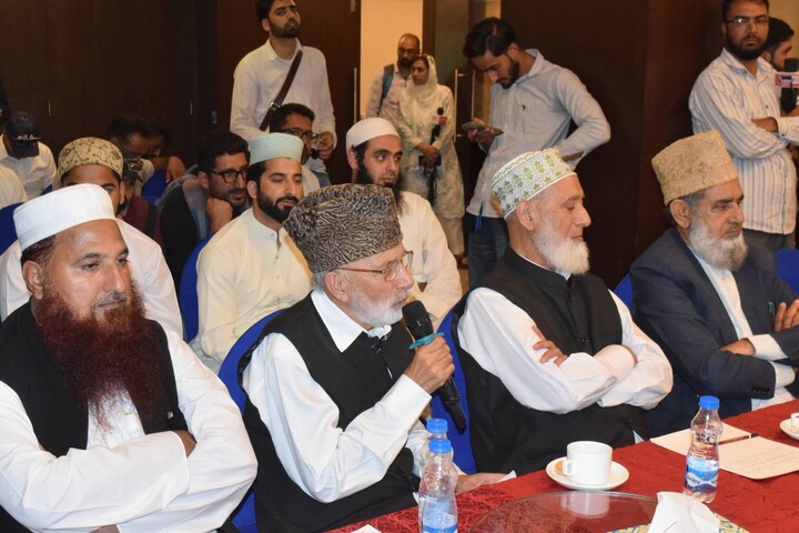 سرینگر میں متحدہ مجلسِ علماء کا اجلاس؛ علماء و مشائخ کا سماجی اصلاح اور اتحادِ اُمت پر زور