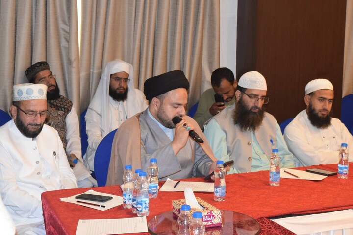 سرینگر میں متحدہ مجلسِ علماء کا اجلاس؛ علماء و مشائخ کا سماجی اصلاح اور اتحادِ اُمت پر زور