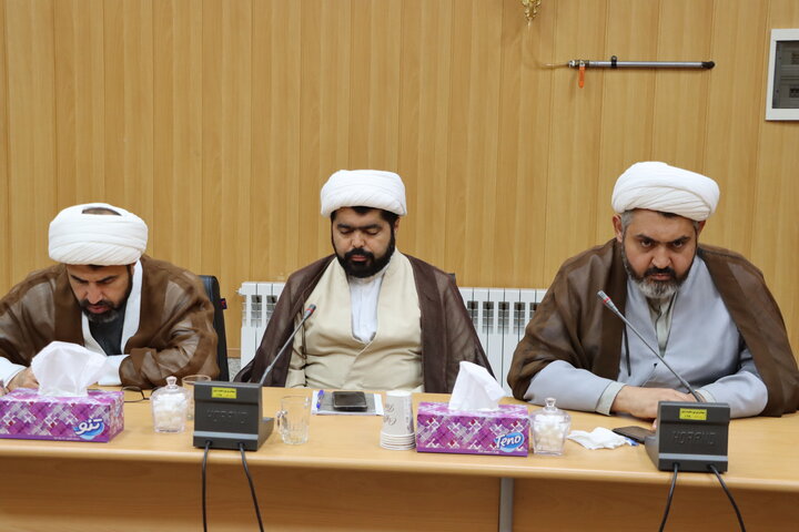 تصاویر/ نشست رابطین طرح امین مدارس اردبیل با معاون تبلیغ حوزه های علمیه