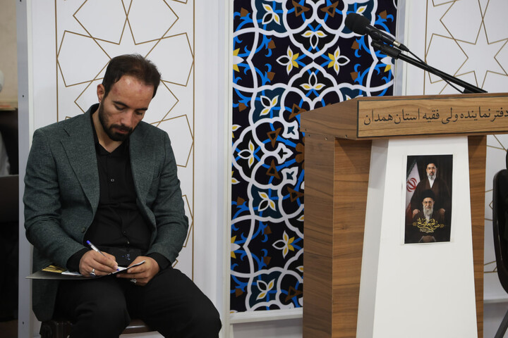 تصاویر /  دیدار مسئولان مواکب مردمی در تجمعات شبانه با امام جمعه همدان