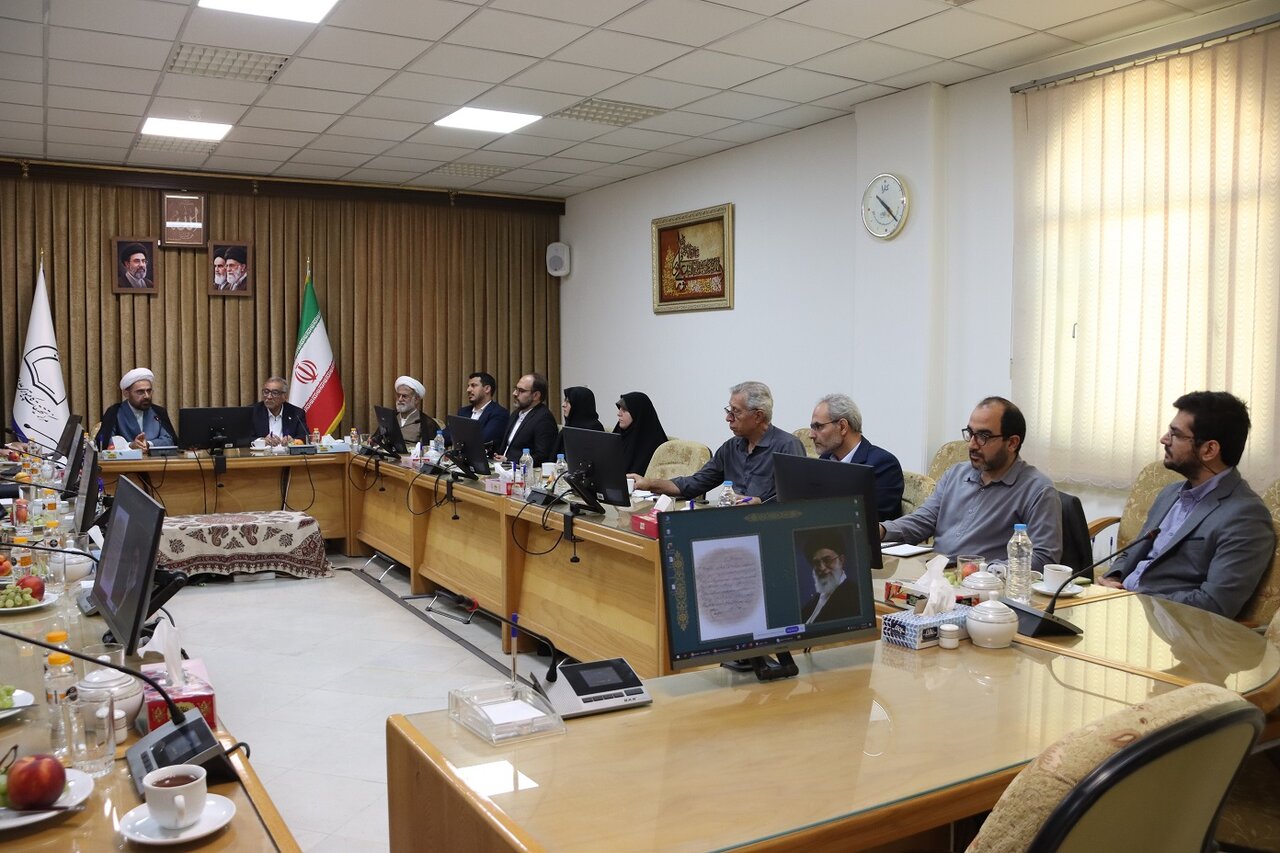 معاون پژوهشی وزارت علوم، تحقیقات و فناوری در حاشیه بازدید از مرکز نور