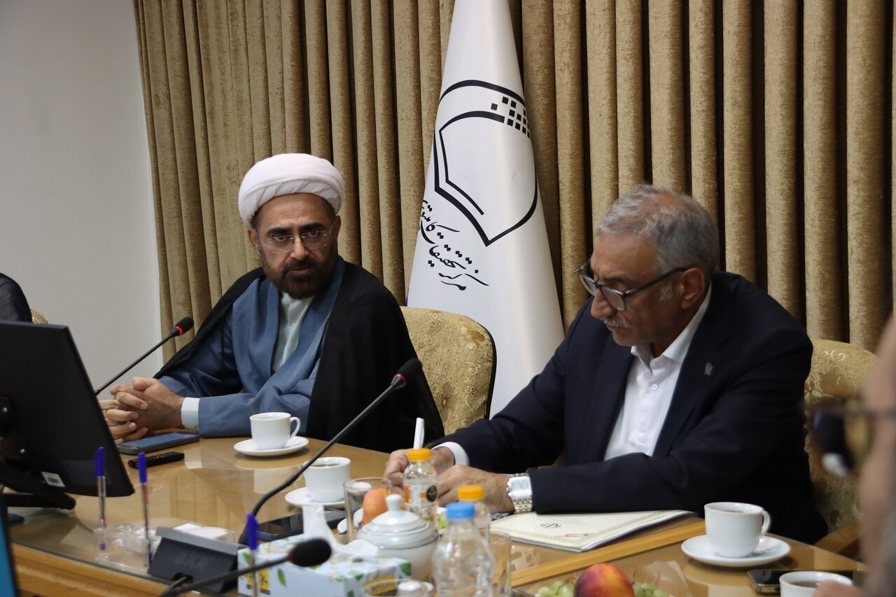معاون پژوهشی وزارت علوم، تحقیقات و فناوری در حاشیه بازدید از مرکز نور