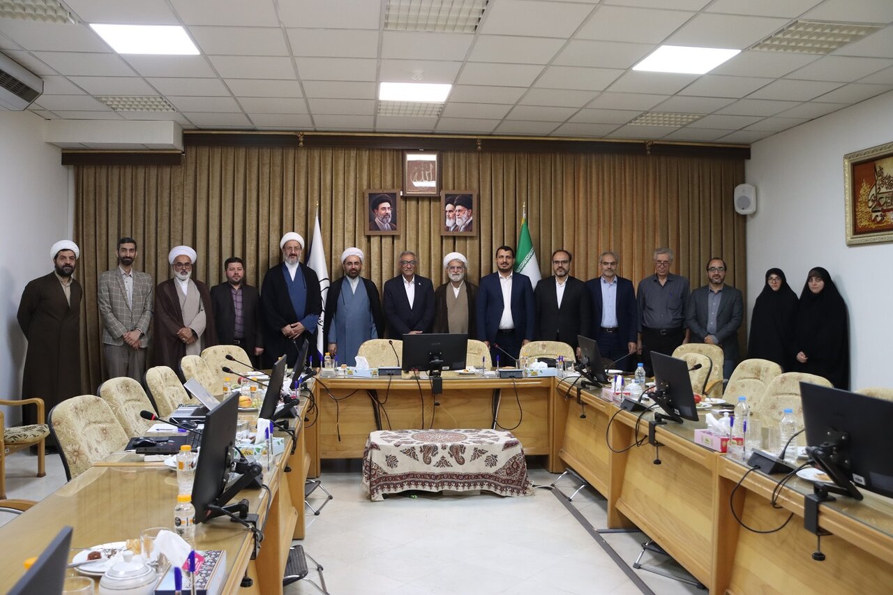 معاون پژوهشی وزارت علوم، تحقیقات و فناوری در حاشیه بازدید از مرکز نور