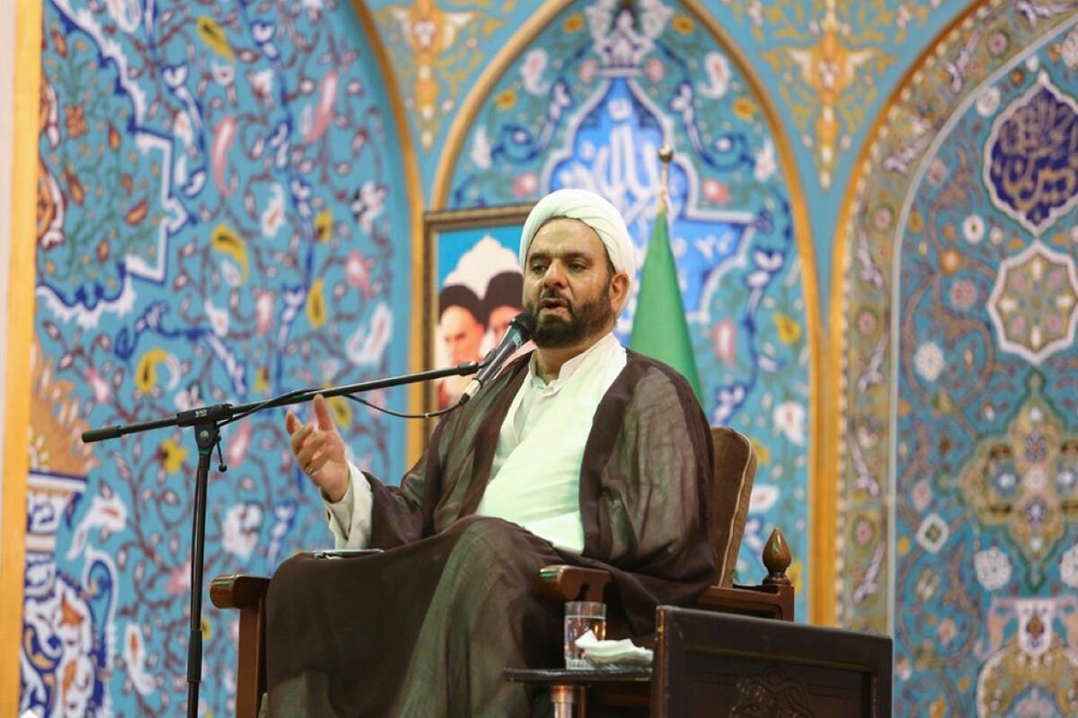 منطق وارونه برخی افراد، تعطیلی ساخت موشک و پهپاد است