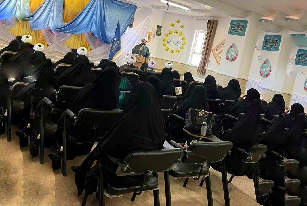 تأکید مدیر حوزه‌ علمیه خواهران استان مرکزی بر جایگاه علمی و حمایت از طلاب