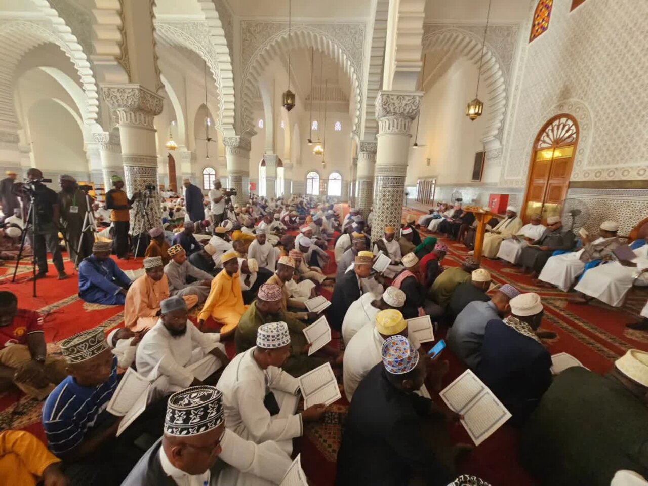 Sheikh Mkuu wa TIC Aungana na Viongozi wa Kiislamu katika Khitma ya Marehemu Maalim Hafidh Ameir Hassan