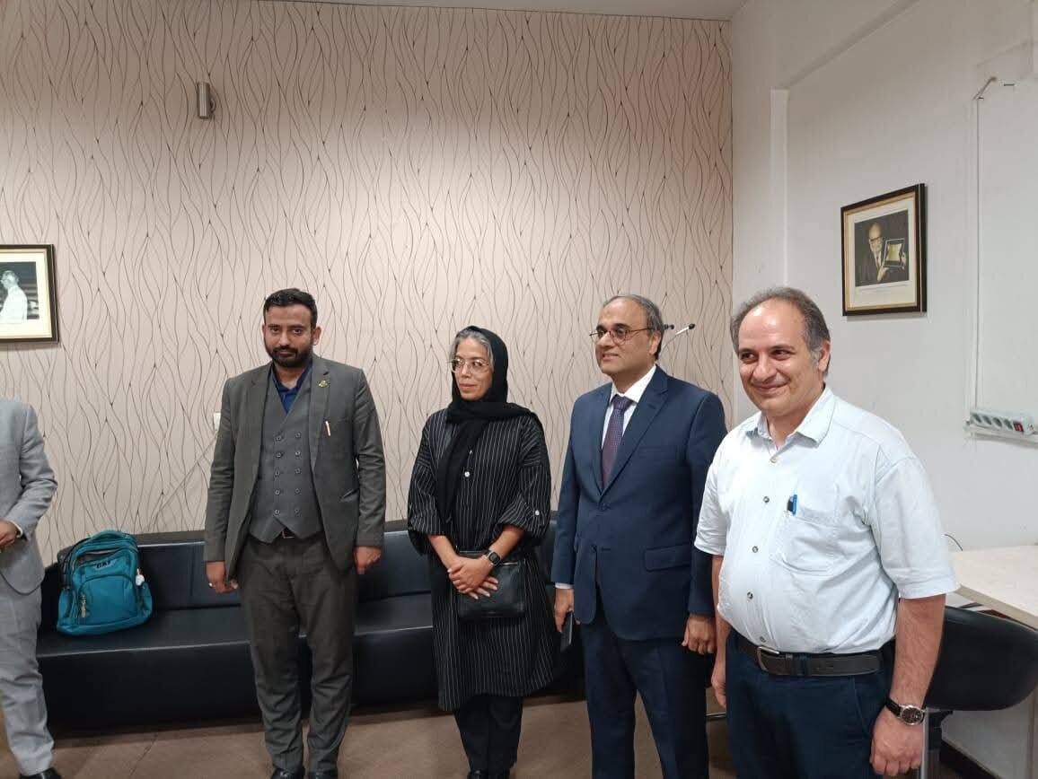 تہران میں پاکستانی سفیر کا وفد کے ہمراہ شریف ٹیکنالوجی یونیورسٹی کا دورۂ/تعلیمی اور تحقیقی شعبوں میں ممکنہ امکانات کا جائزہ
