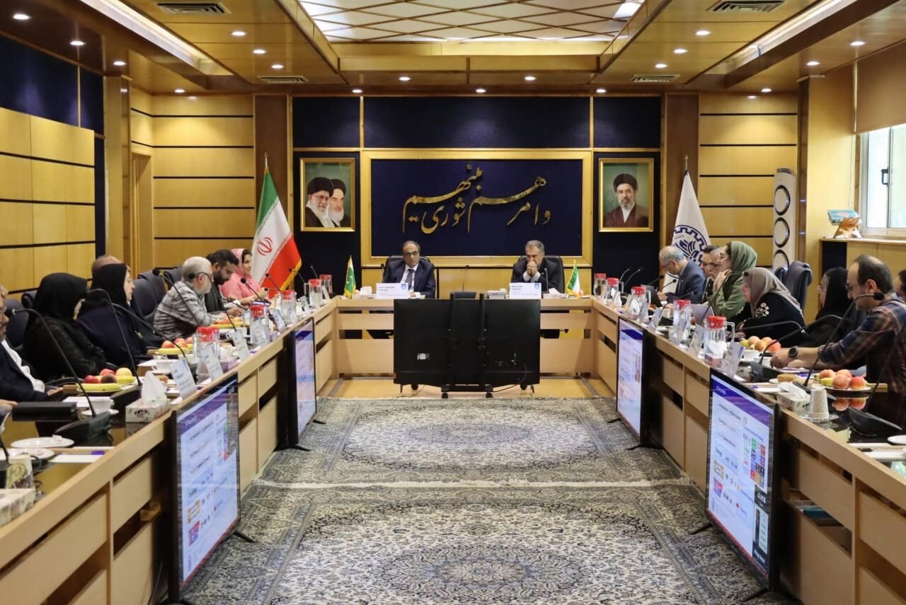 تہران میں پاکستانی سفیر کا وفد کے ہمراہ شریف ٹیکنالوجی یونیورسٹی کا دورۂ/تعلیمی اور تحقیقی شعبوں میں ممکنہ امکانات کا جائزہ