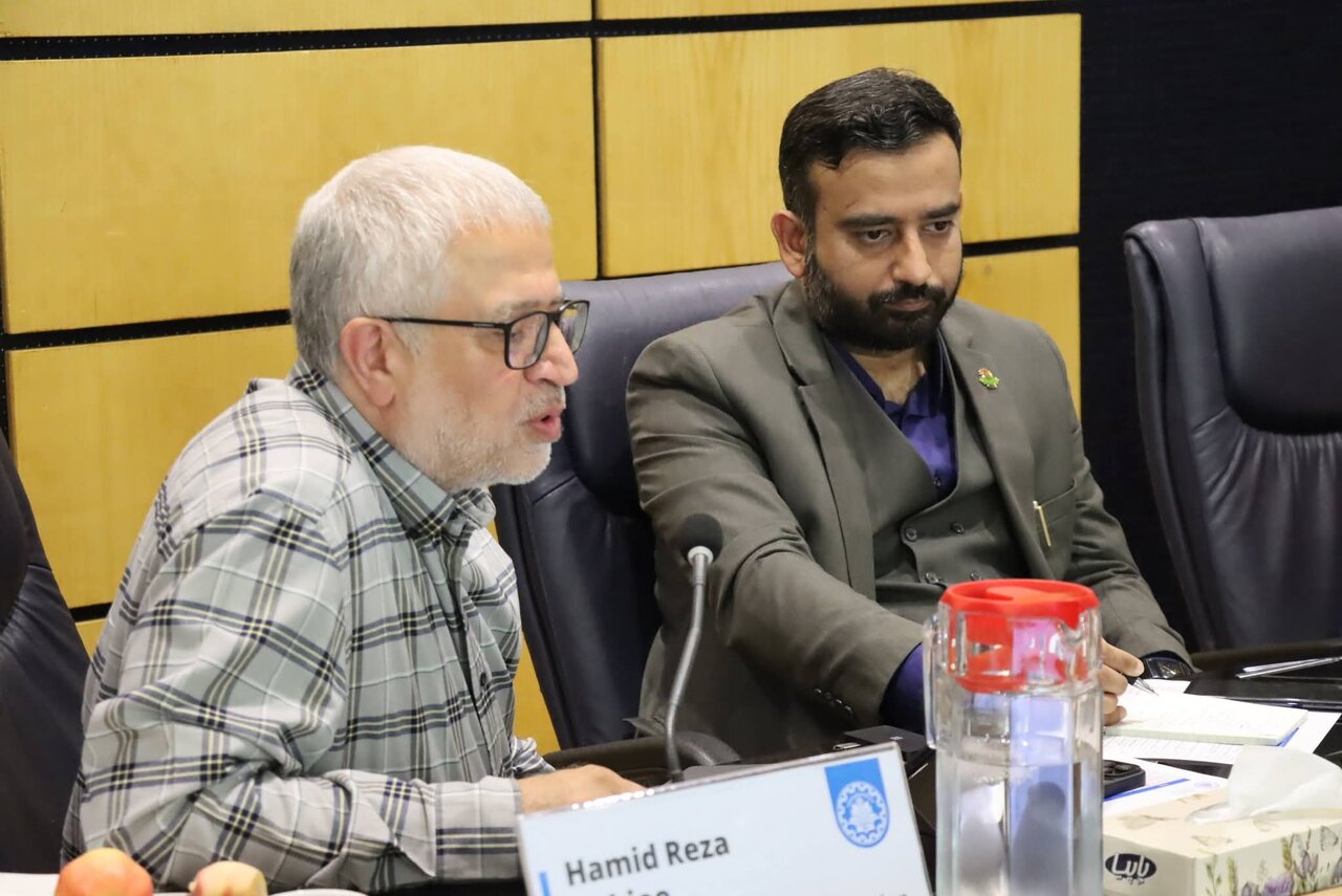 تہران میں پاکستانی سفیر کا وفد کے ہمراہ شریف ٹیکنالوجی یونیورسٹی کا دورۂ/تعلیمی اور تحقیقی شعبوں میں ممکنہ امکانات کا جائزہ
