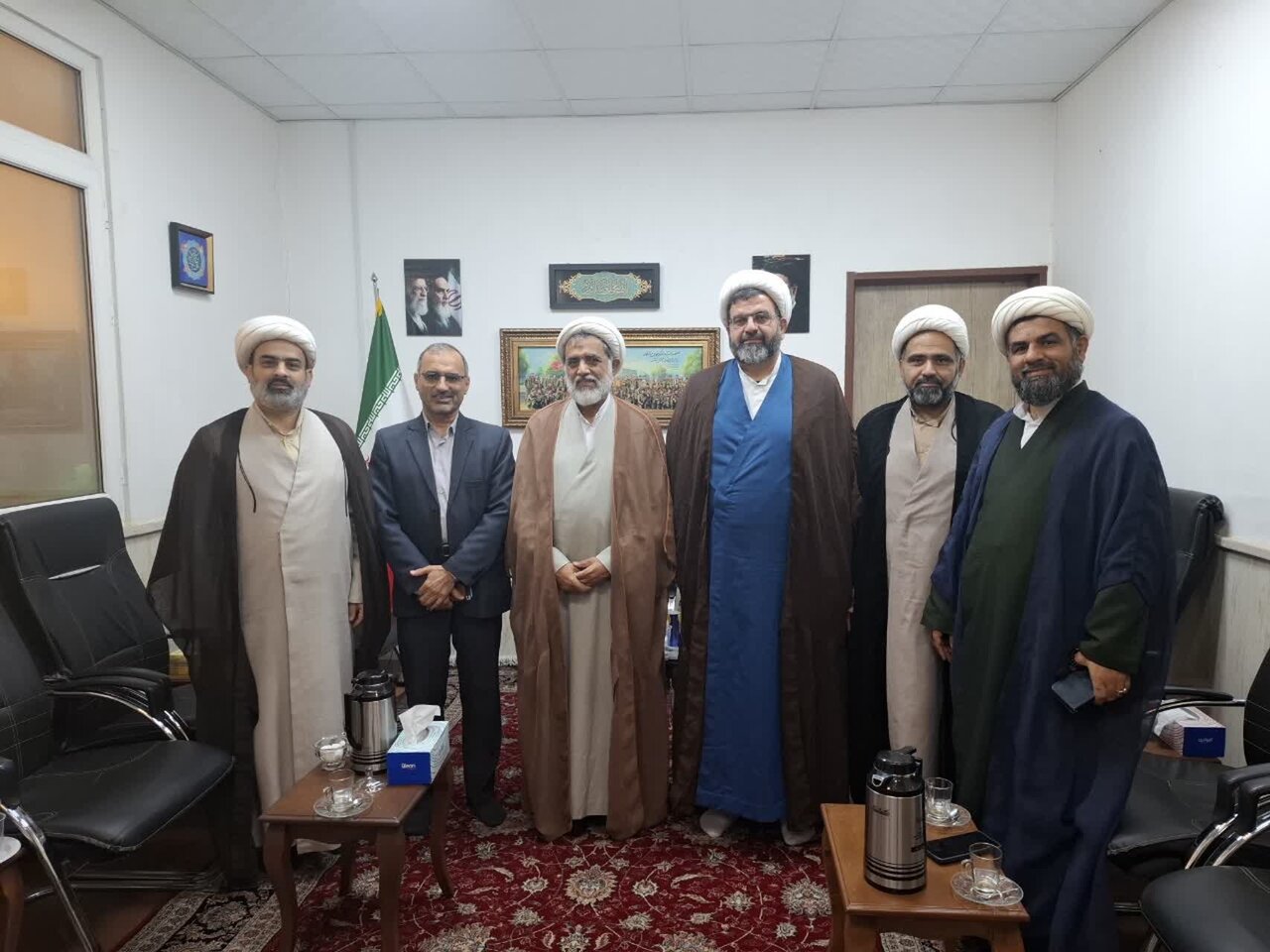 برگزاری نشست بررسی همکاری حوزه علمیه خوزستان و ستاد اجرایی فرمان امام