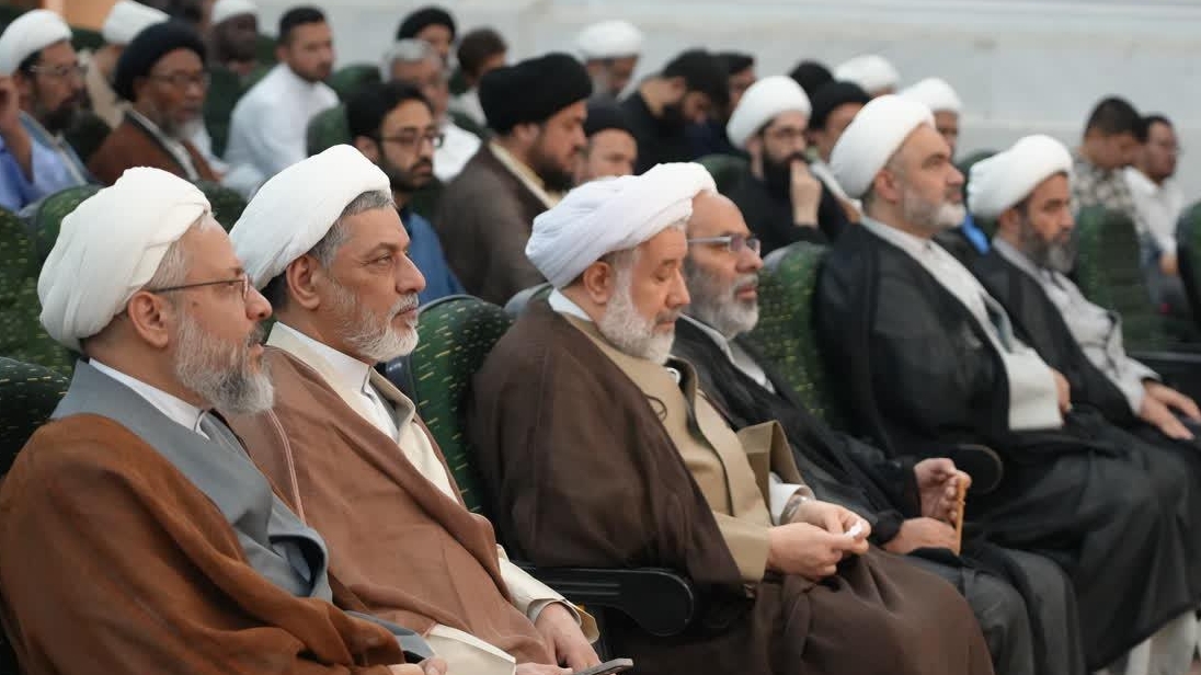 جامعۃ المصطفیٰ العالمیہ میں نئے تعلیمی سال کا آغاز؛ علم و معرفت کے فروغ میں نمایاں خدمات انجام دینے والے طلبہ میں اسناد و انعامات تقسیم