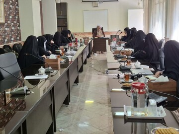کارگاه آموزشی «پایان‌نامه‌نویسی» در مجتمع آموزش علوم اسلامی کوثر برگزار شد