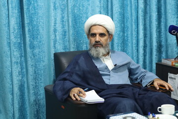 اساتید با شناسایی طلاب مستعد بستر ورود به دوره‌ تخصصی ادیان را فراهم کنند
