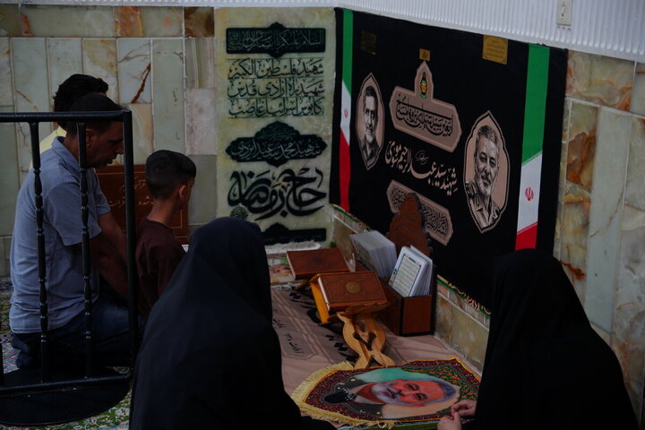 مسؤولات عراقيات يتشرفن بزيارة مرقد السيدة فاطمة المعصومة (عليها السلام)