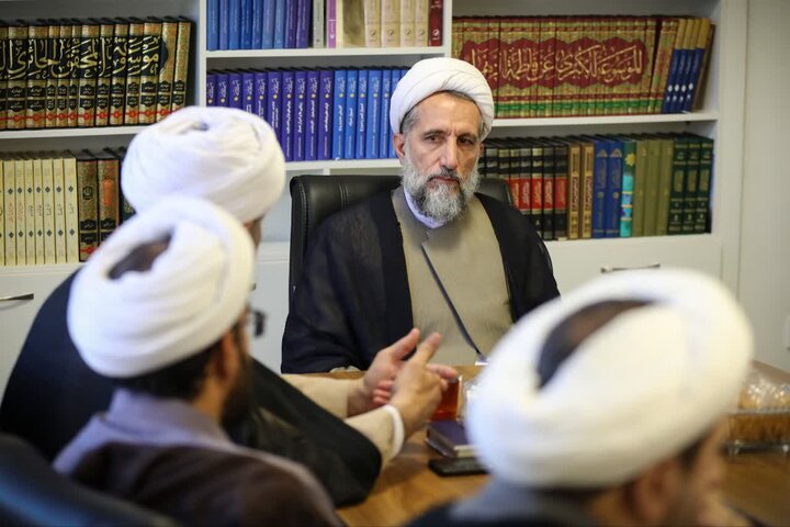 تصاویر /  دیدار قائم مقام سازمان تبلیغات اسلامی با نماینده ولی فقیه در استان قزوین