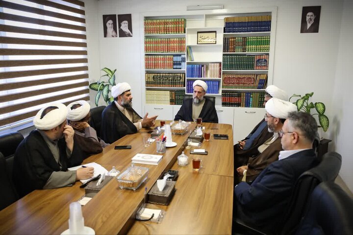 تصاویر /  دیدار قائم مقام سازمان تبلیغات اسلامی با نماینده ولی فقیه در استان قزوین