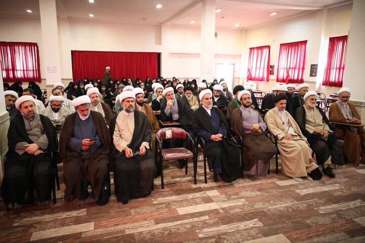 تصاویر /  برگزاری  افتتاحیه دوره آموزشی مراکز معارف اسلام ناب با حضور قائم مقام سازمان تبلیغات اسلامی کشور وامام جمعه قزوین
