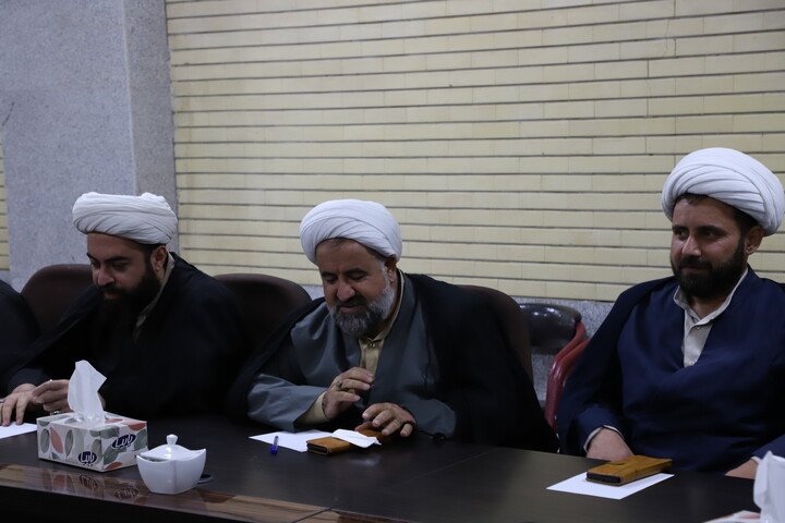 تصاویر / جلسه حجت‌الاسلام والمسلمین رفیعی با معاونین تبلیغ شهرستان های استان آذربایجان شرقی