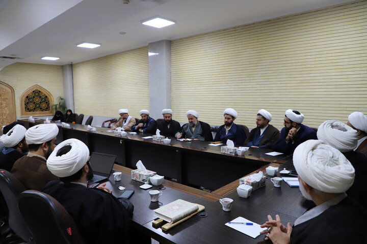 تصاویر / جلسه حجت‌الاسلام والمسلمین رفیعی با معاونین تبلیغ شهرستان های استان آذربایجان شرقی
