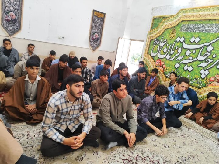 تصاویر/ نشست بصیرتی و مباحثه طلاب مدرسه علمیه حضرت آیت الله مصطفوی (ره) کاشان