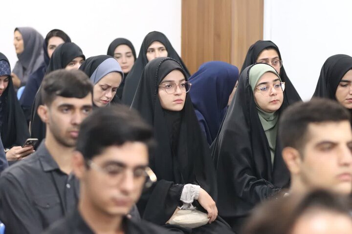 تصاویر/ دیدار جمعی از جهادگران عرصه تعلیم و تربیت ناحیه یک ساری با نماینده ولی فقیه در مازندران