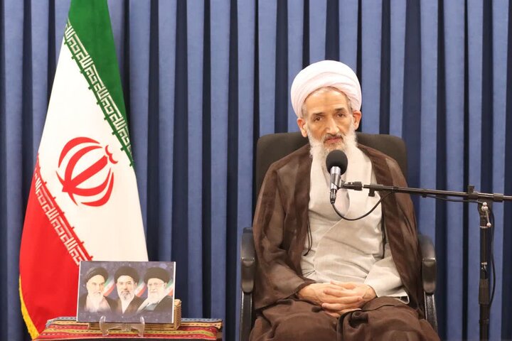 تصاویر/ دیدار جمعی از جهادگران عرصه تعلیم و تربیت ناحیه یک ساری با نماینده ولی فقیه در مازندران