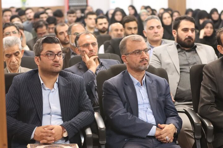 تصاویر/ دیدار جمعی از جهادگران عرصه تعلیم و تربیت ناحیه یک ساری با نماینده ولی فقیه در مازندران