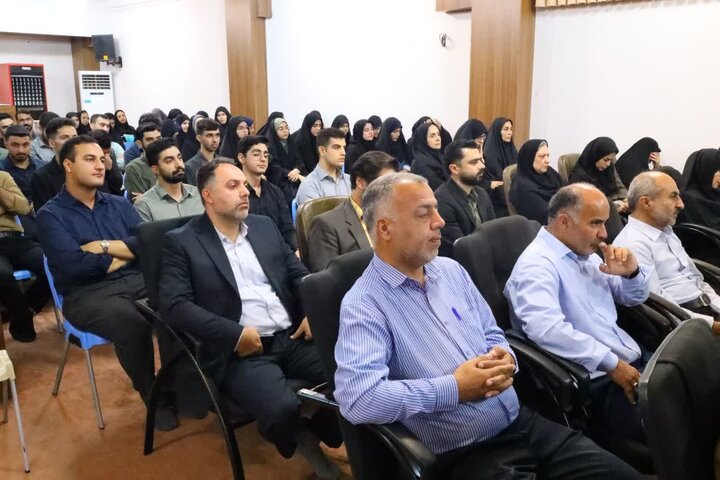 تصاویر/ دیدار جمعی از جهادگران عرصه تعلیم و تربیت ناحیه یک ساری با نماینده ولی فقیه در مازندران