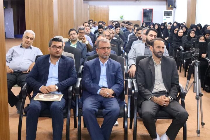 تصاویر/ دیدار جمعی از جهادگران عرصه تعلیم و تربیت ناحیه یک ساری با نماینده ولی فقیه در مازندران