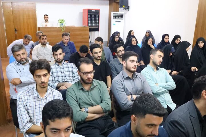 تصاویر/ دیدار جمعی از جهادگران عرصه تعلیم و تربیت ناحیه یک ساری با نماینده ولی فقیه در مازندران