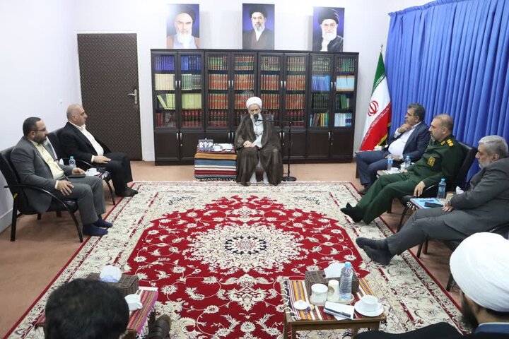 تصاویر/ نشست بررسی مسائل و مشکلات شهرستان ساری با حضور نماینده ولی فقیه و مسئولان شهرستانی