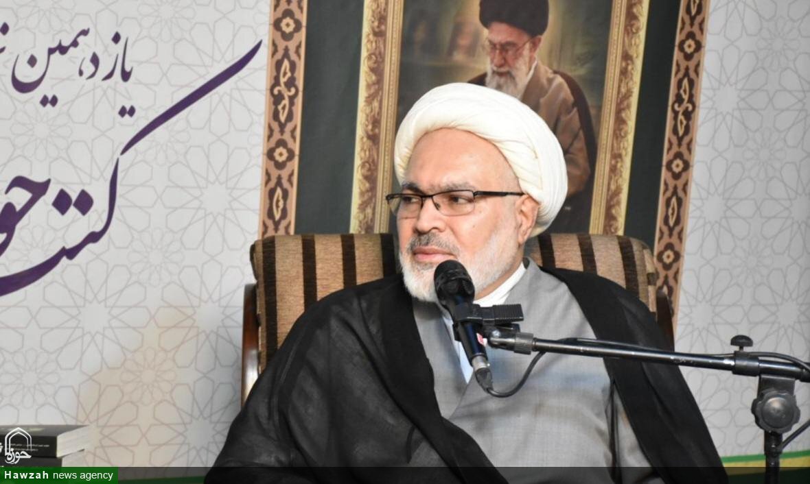 مطالعه و کتابخوانی زمینه‌ساز تعقل و تقویت بصیرت سیاسی است
