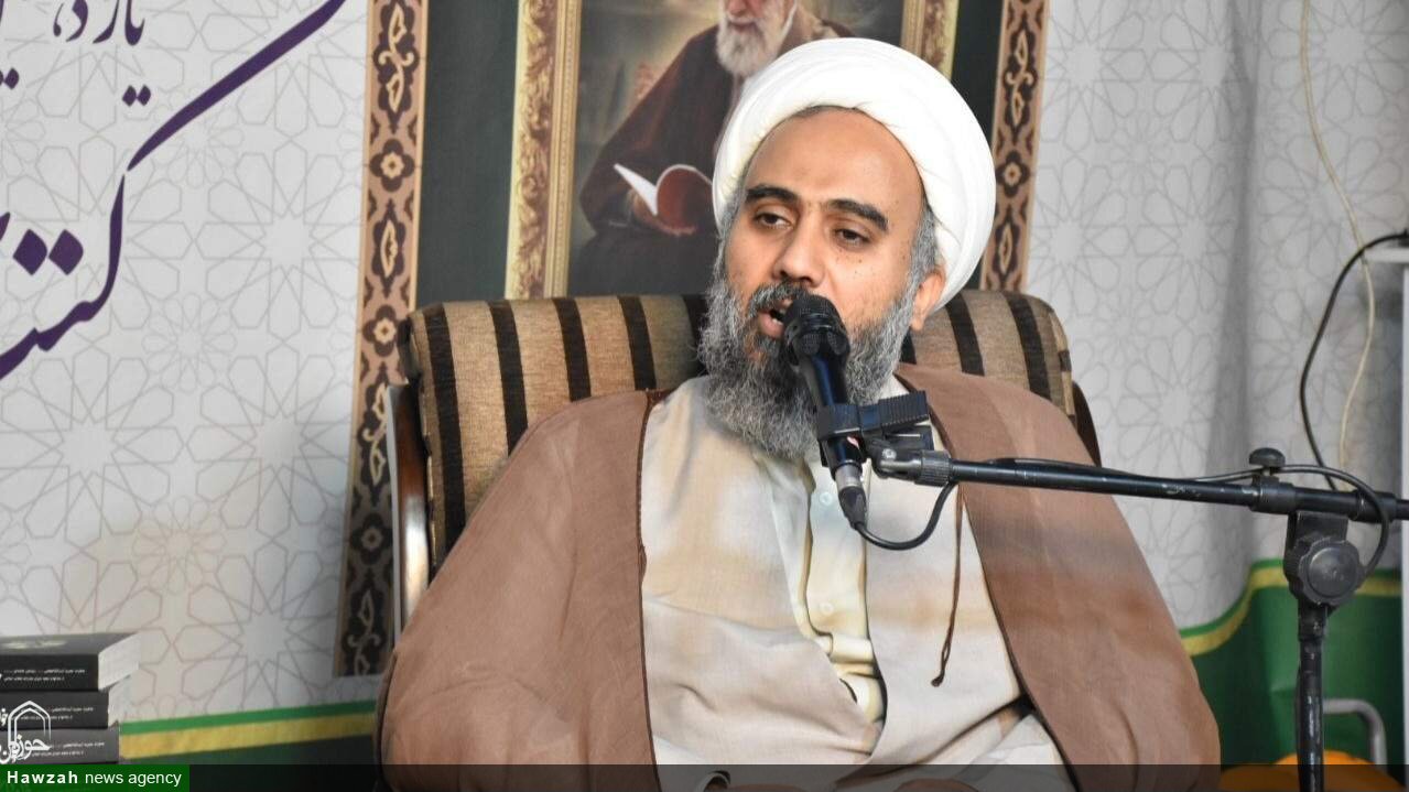 اطلاعات پراکنده فضای مجازی جای مطالعه عمیق را نمی‌گیرد