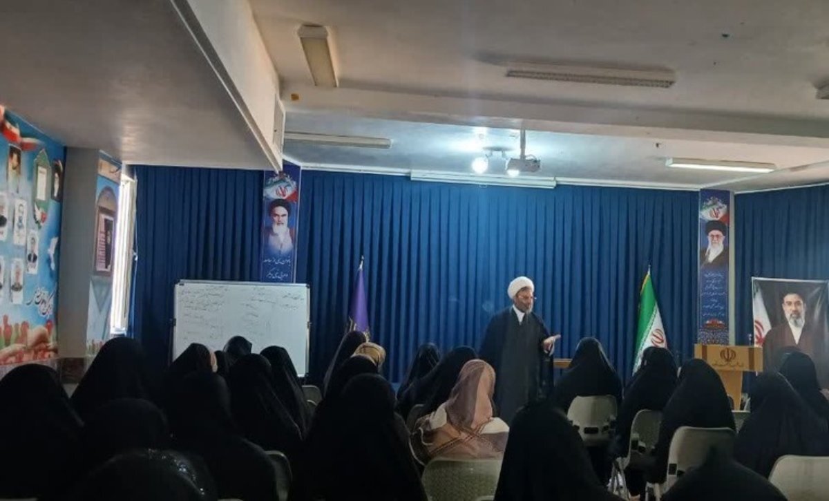 جلسه تخصصی «تربیت فرزندان از آغاز تا پایان» در شهرستان قروه جلسه تخصصی «تربیت فرزندان از آغاز تا پایان» در شهرستان قروه