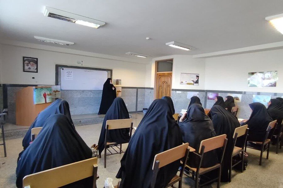 برگزاری دوره جامع آموزش مداحی در مدرسه علمیه کوثر تویسرکان برگزاری دوره جامع آموزش مداحی در مدرسه علمیه کوثر تویسرکان