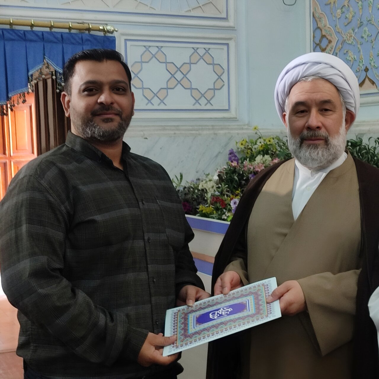 جامعۃ المصطفیٰ العالمیہ میں نئے تعلیمی سال کا آغاز؛ علم و معرفت کے فروغ میں نمایاں خدمات انجام دینے والے طلبہ میں اسناد و انعامات تقسیم