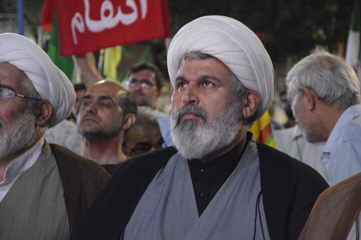تصاویر/ سخنرانی معاون تبلیغ و امور فرهنگی حوزه علمیه در تجمع شبانه مردم ارومیه