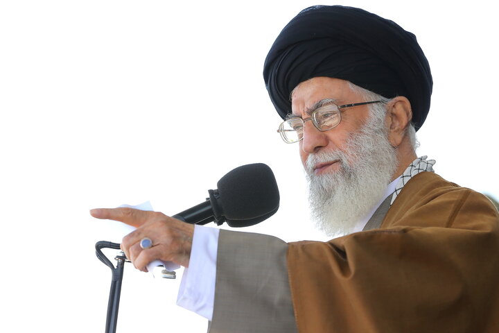 شهید آیت‌الله العظمی حسینی‌ خامنه‌ای