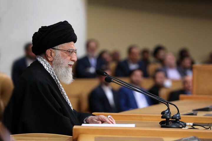 شهید آیت‌الله العظمی حسینی‌ خامنه‌ای