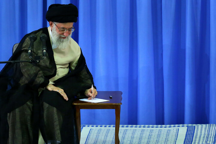 شهید آیت‌الله العظمی حسینی‌ خامنه‌ای