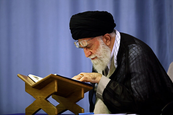 شهید آیت‌الله العظمی حسینی‌ خامنه‌ای