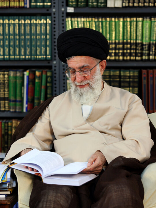 شهید آیت‌الله العظمی حسینی‌ خامنه‌ای