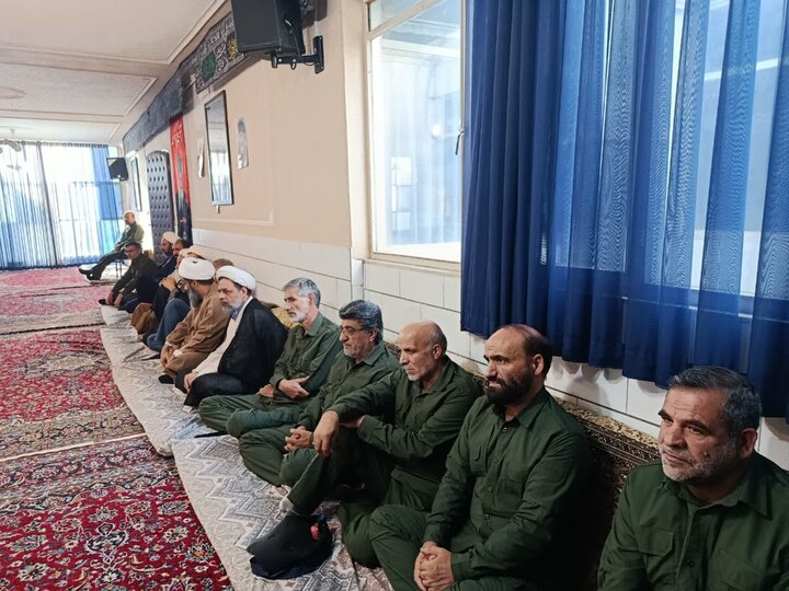 تصاویر/حضور جمعی از رزمندگان اسلام شهر اراک در درس تفسیر نماینده ولی‌فقیه در استان مرکزی