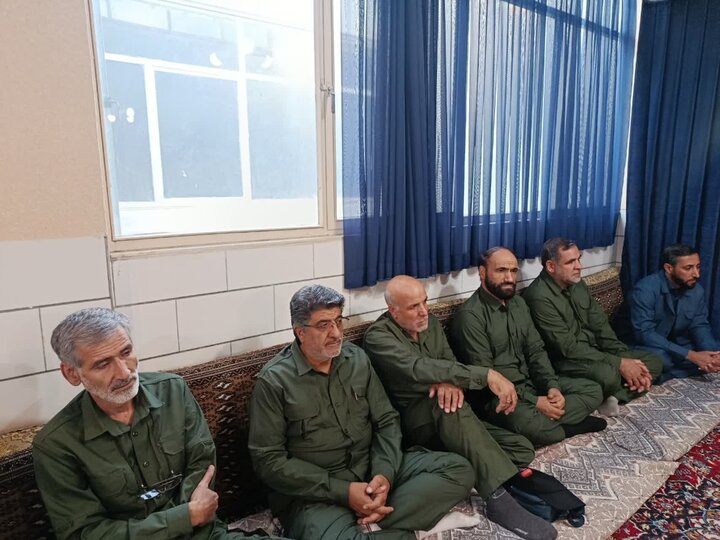 تصاویر/حضور جمعی از رزمندگان اسلام شهر اراک در درس تفسیر نماینده ولی‌فقیه در استان مرکزی