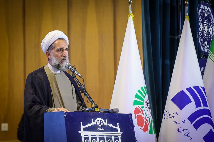 تصاویر / مراسم تجلیل از ورزشکاران و مدال آوران استان قزوین با حضور امام جمعه قزوین