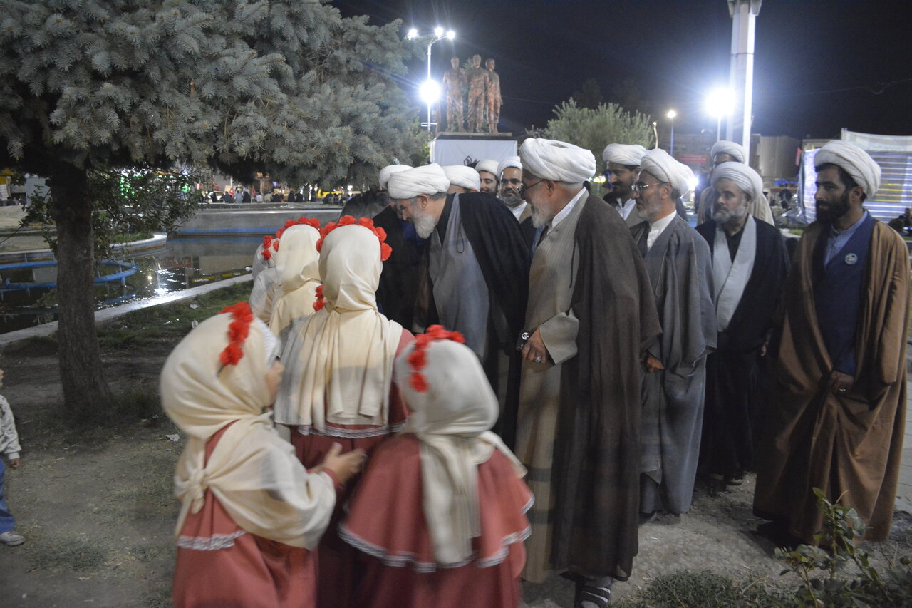 بازدید معاون تبلیغ و امور فرهنگی حوزه علمیه کشور از مواکب مبلغان و مبلغات امین در ارومیه / عکس